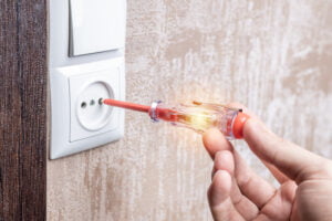 handyman repair wall outlet